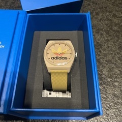 新品adidas時計　サイトにて8800円で販売中の画像