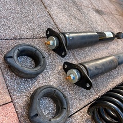 ダッジチャージャーsrt8純正サスペンションの画像