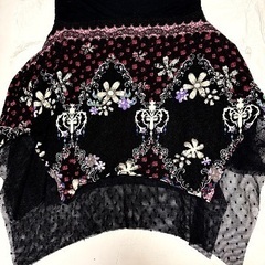 洋服色々あります。下げ札付き新品も‼︎