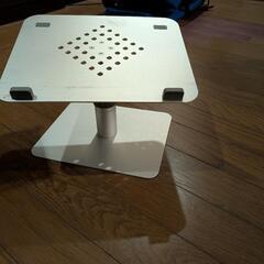 CDラック、パソコン台の画像