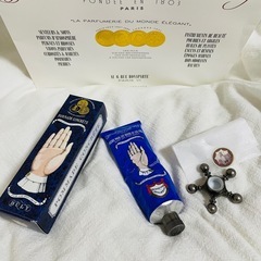 【Buly ビュリー　ハンド＆フットクリーム、キャップ付き】の画像