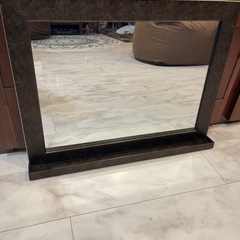 美品、シンプル壁掛けミラー