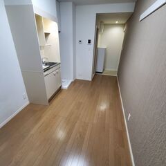 【新宿区★特集】ＪＲ山手線/高田馬場駅 歩6分　築浅ワンルーム✨エアコン、フローリング、TVインターホン 室内洗濯置、陽当り良好、シューズボックス システムキッチン、南向き、角住戸 IHクッキングヒーター、電子ロック 南面リビング、都市ガス - 不動産
