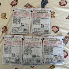 和光堂 グーグーキッチン 具たっぷり 鮭とわかめの五目ごはん、鶏ごぼうの炊き込みごはん セット品 定価1,270円の画像