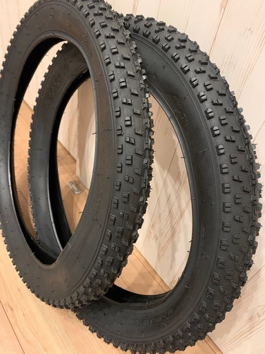 ブランド: BIUYYY 20 3.0 タイヤ 2本セット | 20x3.0 自転車