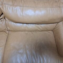 皮のソファー値下げしましたの画像