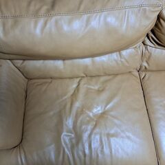 皮のソファー値下げしましたの画像