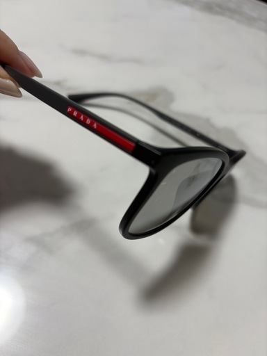 PRADAサングラス