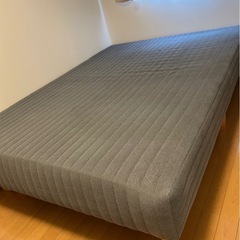足付きマットレス