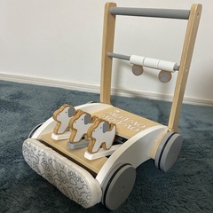 こいぬ 木製手押し車 くるくる回るおもちゃ付き 傷を防ぐクッショ...