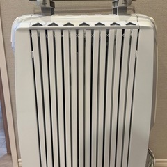デロンギ　オイルヒーター DeLonghi TDD0712W
