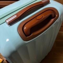 キャリーバッグ　スーツケースの画像
