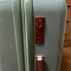 キャリーバッグ　スーツケースの画像