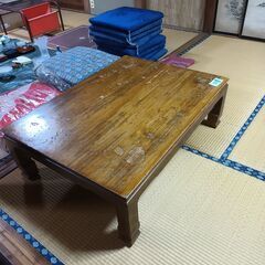 【無料】木製テーブル◆広めサイズ◆天板コーティング剥げあり◆リメ...