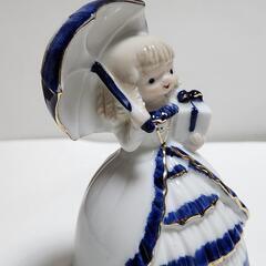 陶器のお人形　鈴になってますの画像