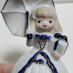 陶器のお人形　鈴になってますの画像