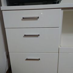 食器棚の画像