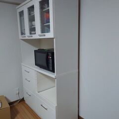 食器棚の画像