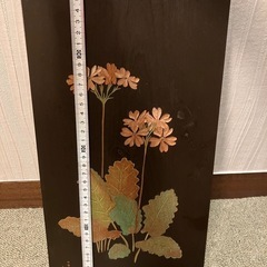 木製　木彫り　さくら草　壁掛けの画像