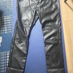 H&M レザーパンツ！