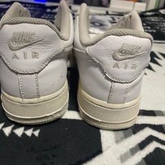 NIKE  AIR フォース25.5の画像