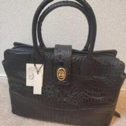 新品　牛革　本革　ハンドバッグ　黒　型押し　クロコダイル柄