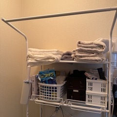 洗濯機ラック　物干し可能の画像