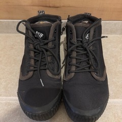 Columbia アウトドアシューズ ハイカット 黒の画像