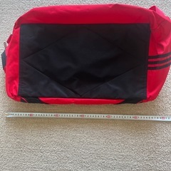adidas 旅行カバンの画像