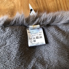 新品　タグ付　フェイクファーマフラーの画像