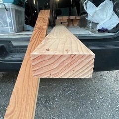 f●■角材/根太/桟木・厚み45mm×幅105mm×長さ1590〜1740mm・節有り 無塗装 乾燥材 プレーナー仕上げ・筋交い 間柱 板 木材【１本500円/在庫30本くらい】の画像