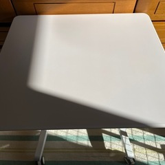 昇降デスクの画像