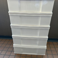 美品！ 軽くて便利５段引き出し！
