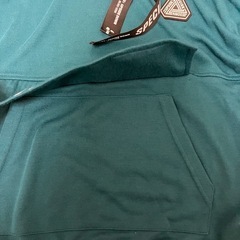 新品　パーカー　150センチの画像