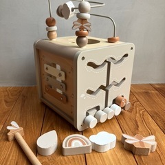 アクティビティキューブ　知育ボックス　レーベル