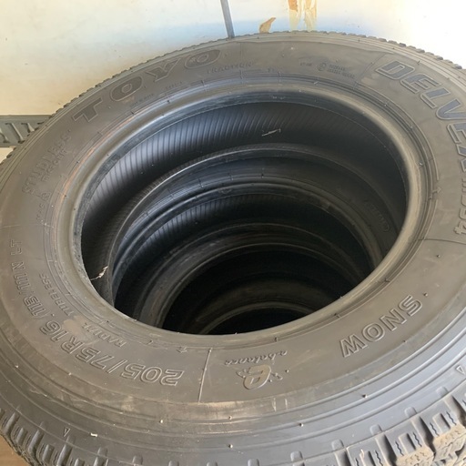 ご成約㊗️激安トラック◆スタッドレスタイヤ◆205/75/R16✖️６本◆トーヨータイヤ◆リサイクル
