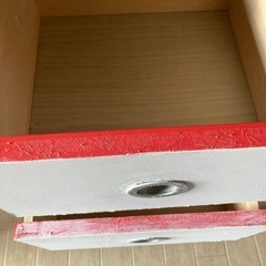 お話中レトロな収納棚 の画像