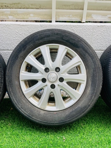 タイヤとホイール　15インチ　195/65R15 15X6J