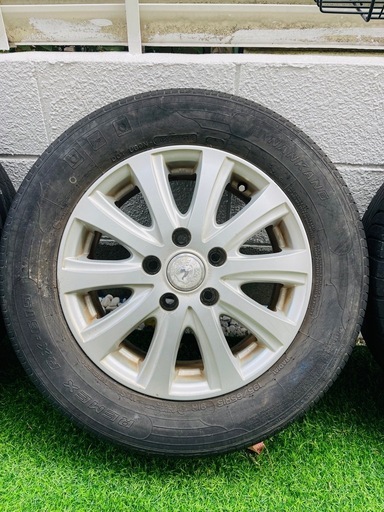 タイヤとホイール　15インチ　195/65R15 15X6J