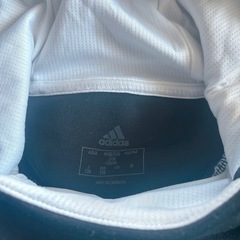adidas裏起毛パーカー　フード付きパーカーの画像