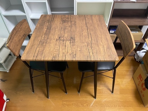 LOWYA　テーブル、チェア2脚　70×70×76