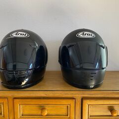 [無料] 中古のヘルメット x 2 セットであげます