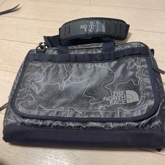 THE NORTH FACE ザノースフェイス の ショルダーバック
