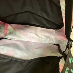 大容量ROXYランチバック付リュック バックパックロキシー女子高学年修学林間保育 遠足 修学旅行の画像