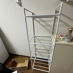 金属製の棚