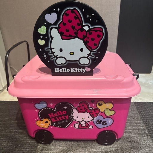 キティーちゃんおもちゃ箱