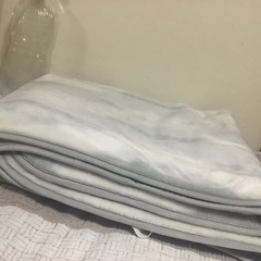 ☺️毛布敷パッド　毛布　敷毛布 S 95✖️202cm 白とグレーの柄　の画像