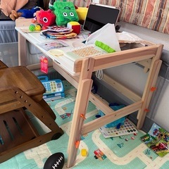 子供用テーブル　デスク