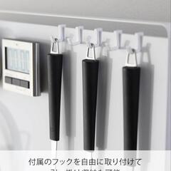山崎実業(Yamazaki) キッチン 自立式 スチールパネル 縦型 ホワイト 約W56XD14XH51.5cm タワー 浮かせる収納 簡単取り付け 5124

の画像