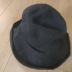 黒いシンプル帽子
